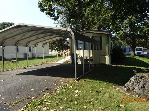 89 Meadowview Ct, Shippensburg, PA 17257