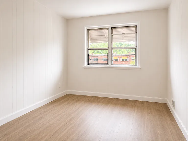 448 Olmstead Ave — Photo 6