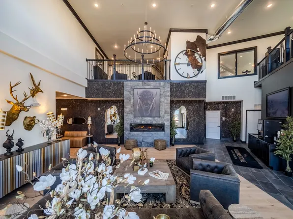 The Yellowstone, 415 S Oak St, Casper, WY 82601