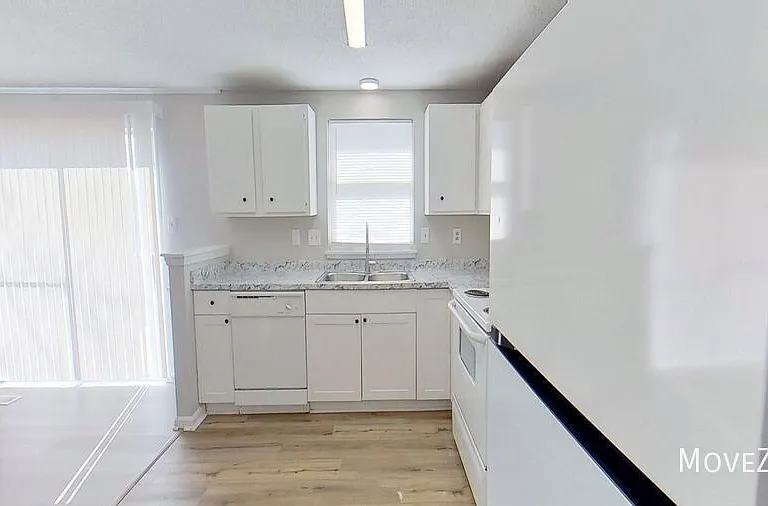 10932 Magenta Ln — Photo 5