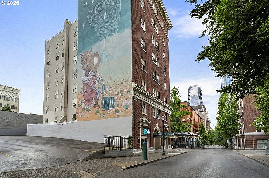 1st image of 1005 SW Park Ave Unit 501