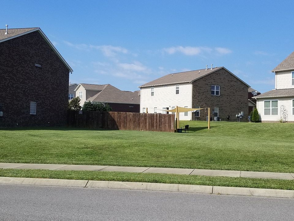 2nd image of 1015 Middleton Ln