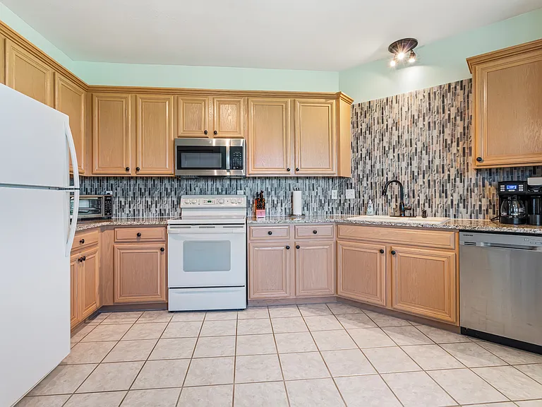 565 Rarity Bay Pkwy #206 — Photo 10