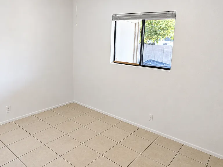 Beautiful Beck Ln Fourplex — Photo 41