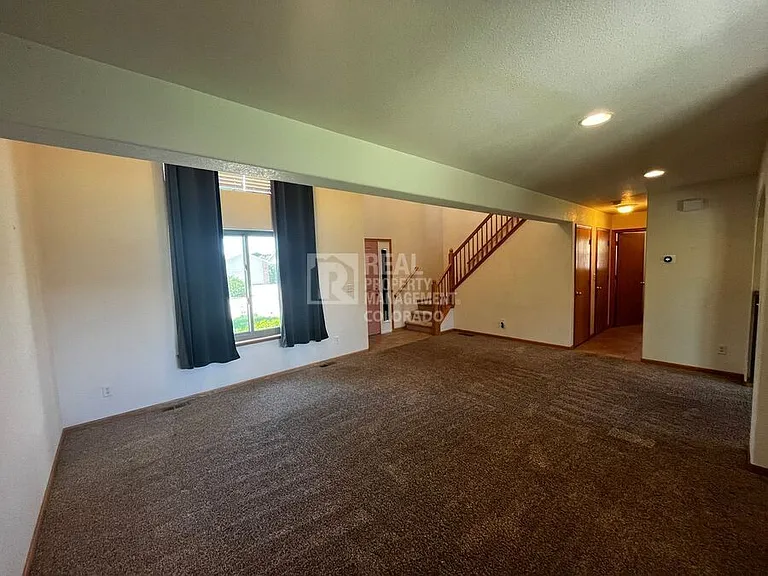 8464 Calumet Way — Photo 2