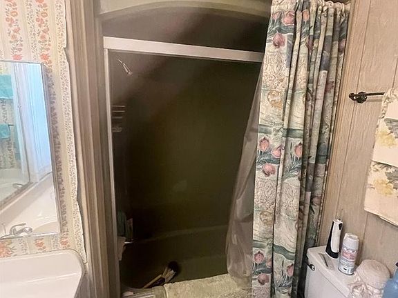 3rd image of 3453 S Kings Ct