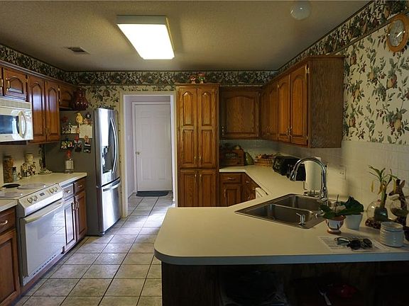 5th image of 4209 Glen Flora Way