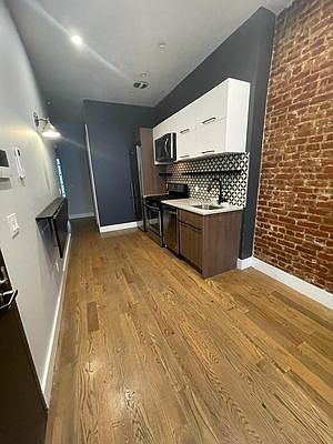 1st image of 366 Palmetto St #1R