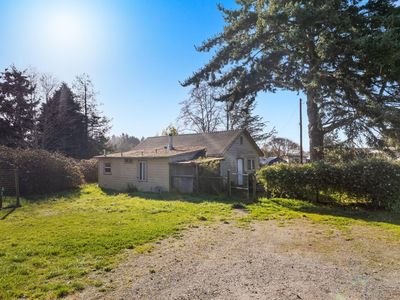 2084 Park Rd, McKinleyville, CA, 95519