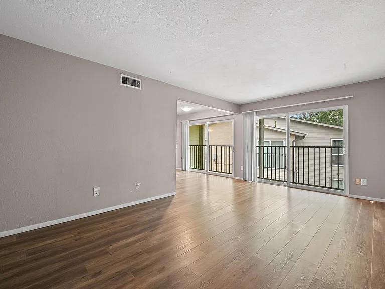 2124 Burton Dr #204 — Photo 9