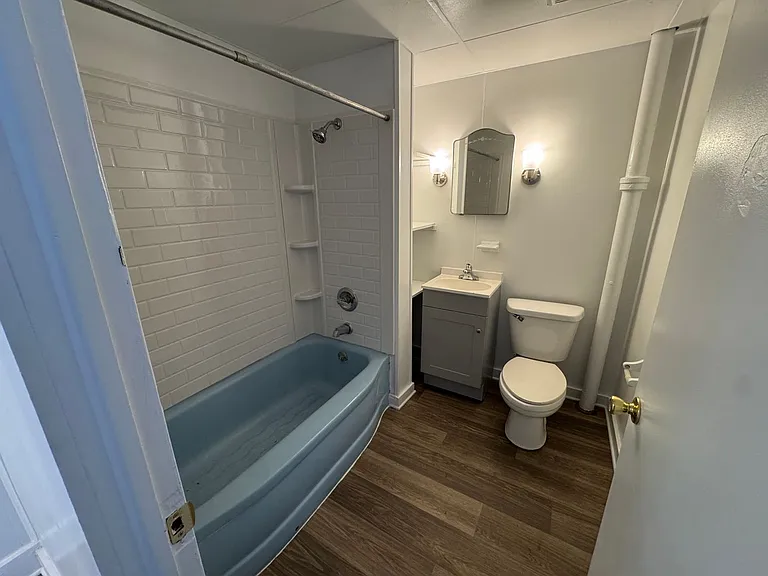 638 N Franklin St — Photo 14