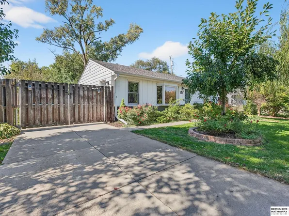1710 N 85th St, Omaha, NE 68114