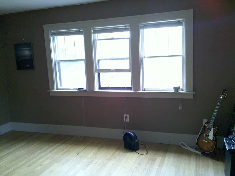 Empty photo of living room