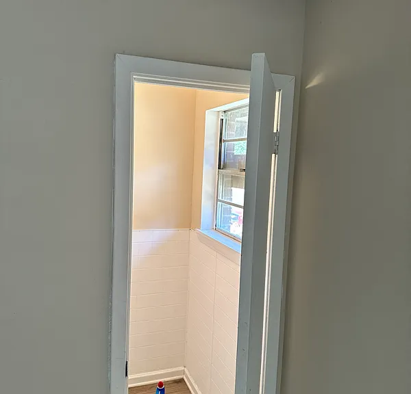103 E Scott St — Photo 16