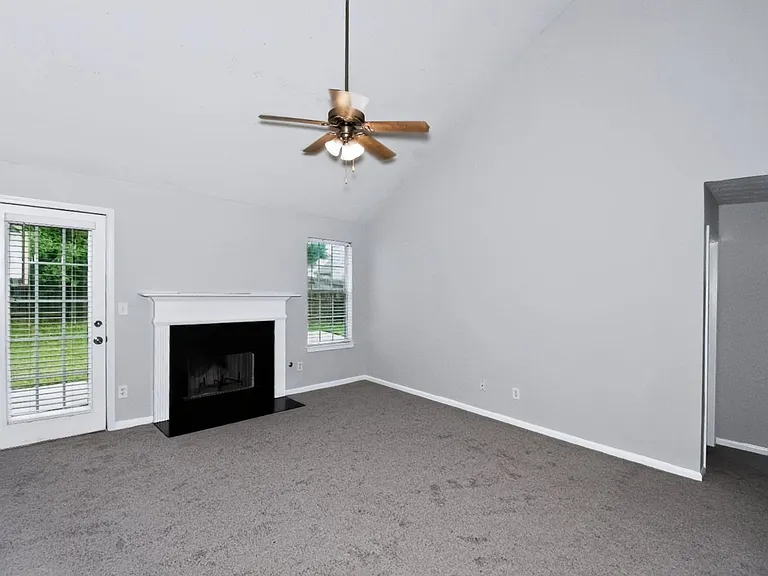 60 Lassiter Dr — Photo 14