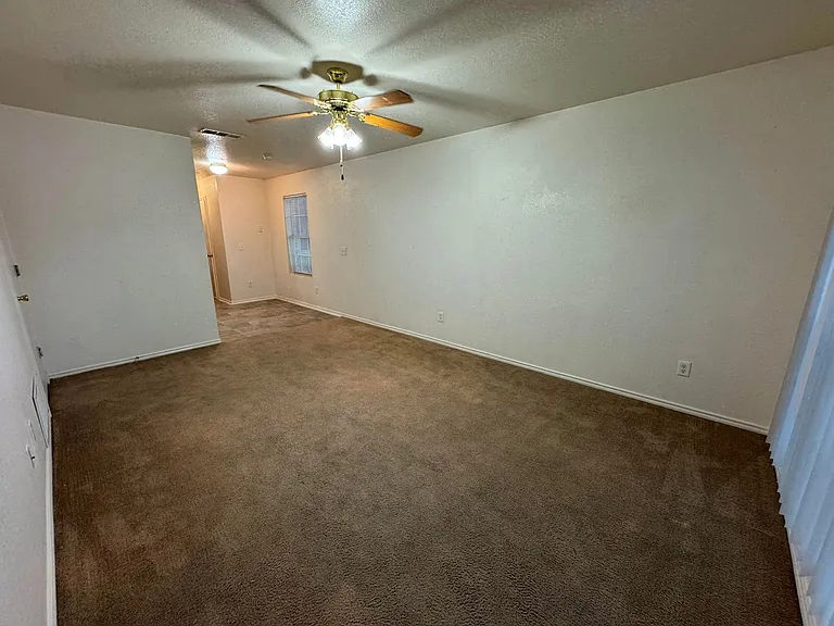 1905 Monte Carlo Ln — Photo 2