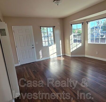 5th image of 11307 S Grevillea Ave