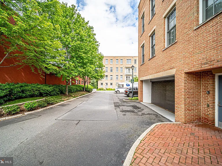 1115 Cameron St #208 — Photo 86