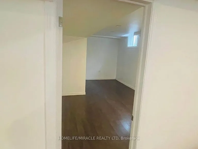 27 Lloydminster Ave #BASEMENT — Photo 8