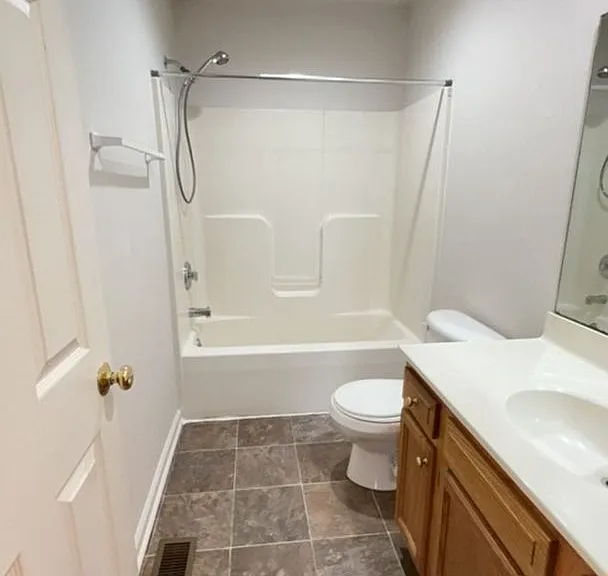 220-240 E Augusta Ave — Photo 12
