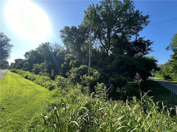 W Oak St, Cherokee, KS 66724