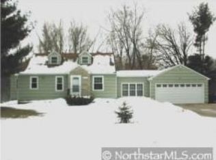 2848 Woodcrest Dr, Mounds View, MN 55112