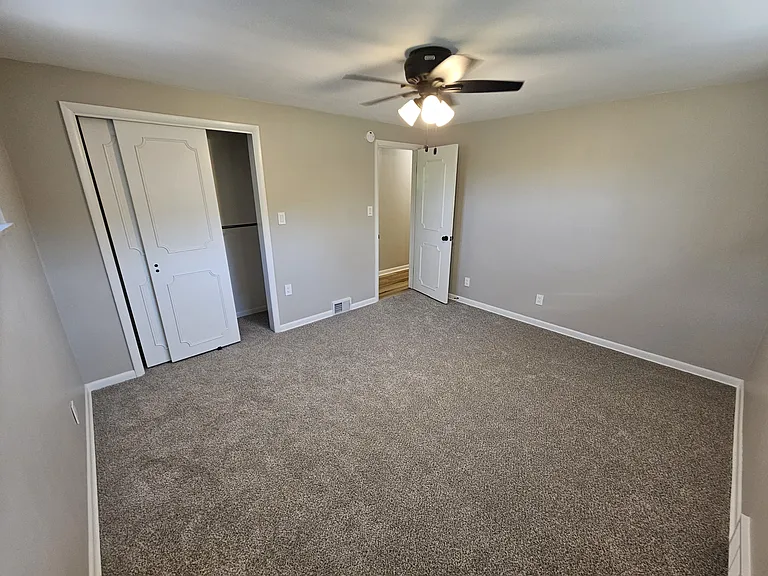 236 McCartney Dr — Photo 44