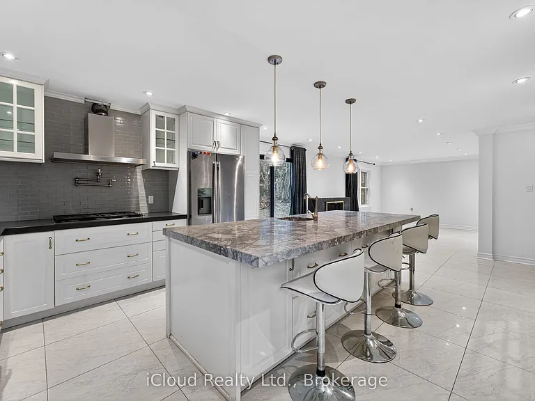 52 Montressor Dr — Photo 7