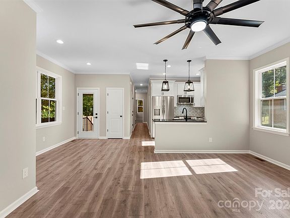 2nd image of 308 Eastwood Dr