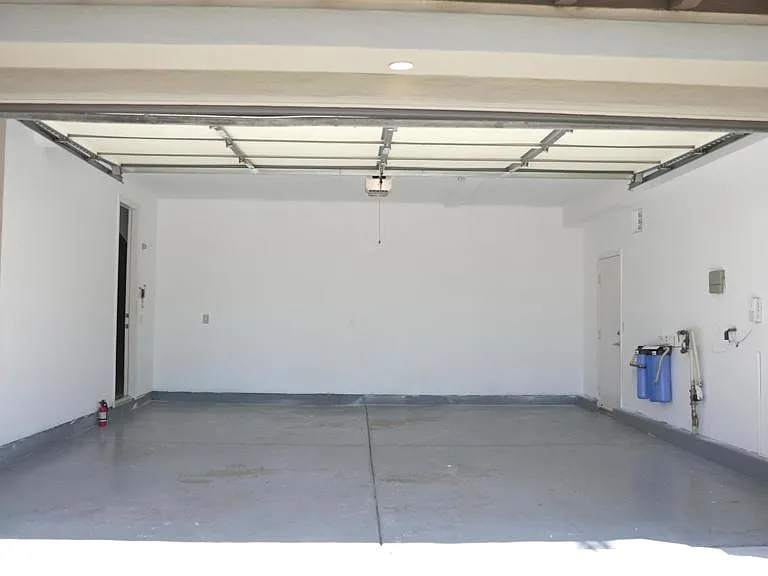 1050 White Alder Ave — Photo 46