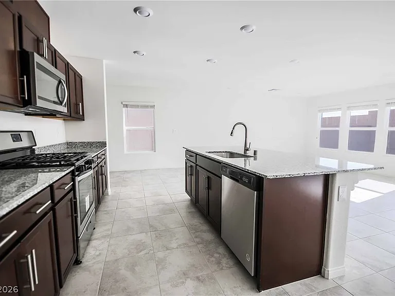 7087 Baza Ave — Photo 10