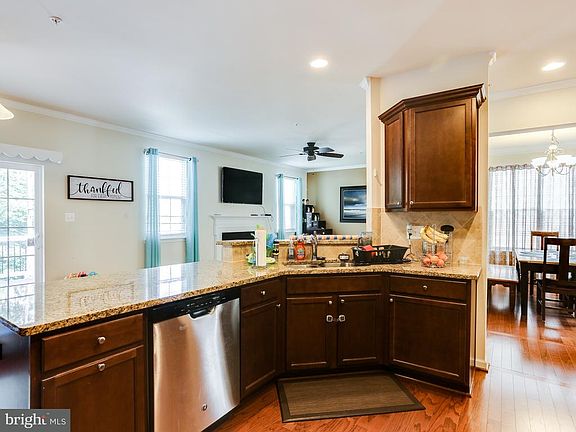 5th image of 912 Boatwright Dr