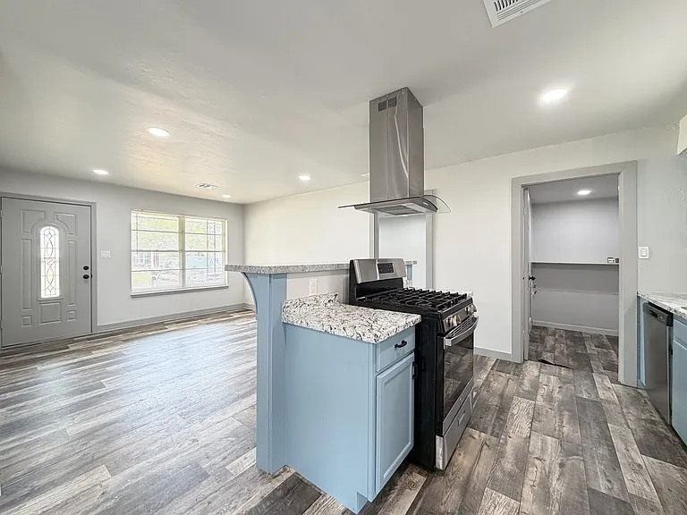 2417 NW 42nd St — Photo 5