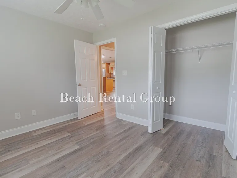 204 Macarthur Dr — Photo 20
