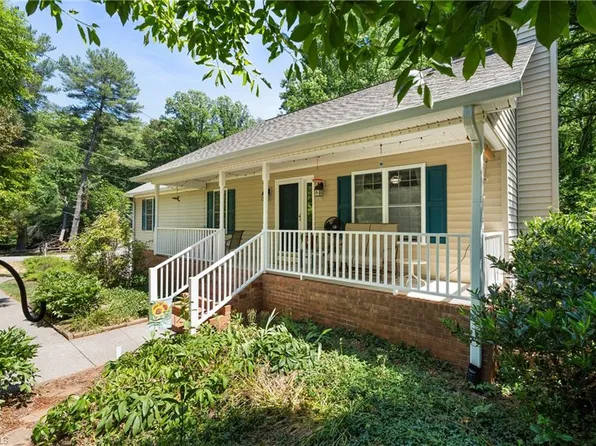 740 Lynn Dee Dr, Winston Salem, NC 27106