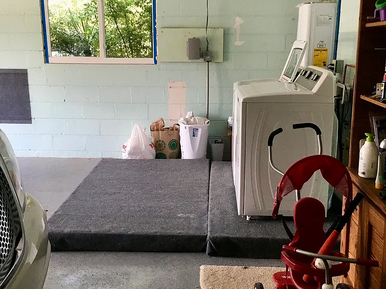 1 Buckingham Way — Photo 25