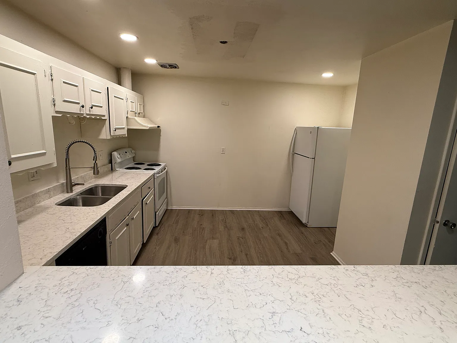 3 bed, 1083 sqft, $1,795 — Photo 2