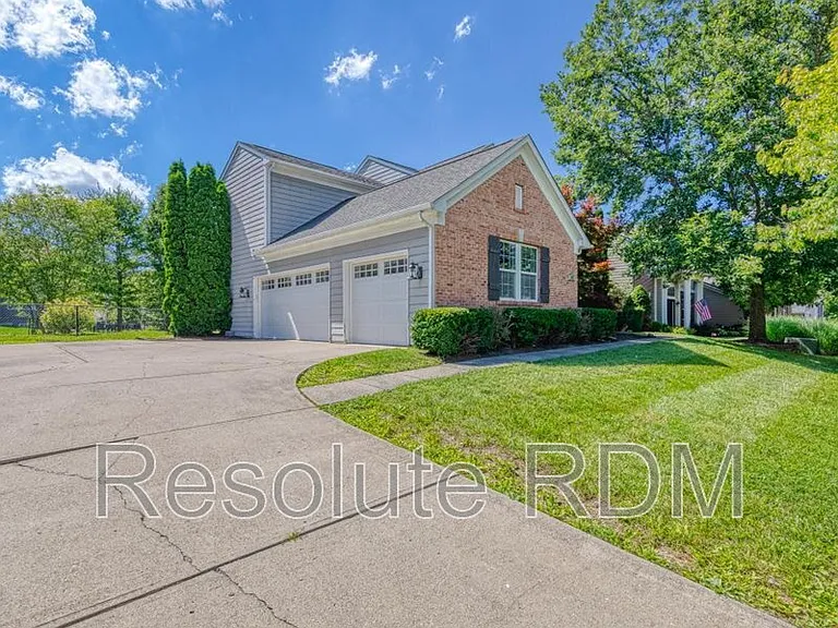 8262 Plumwood Ln — Photo 4