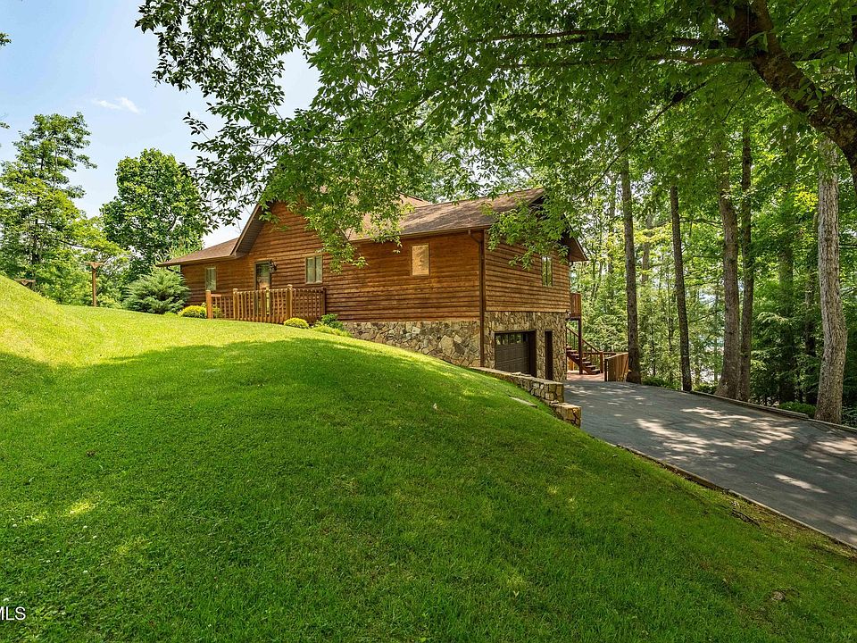1st image of 196 Hiddenwood Dr