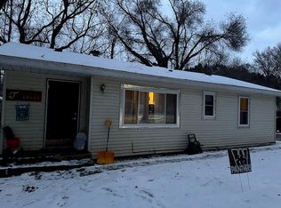 68332 Holiday Ct, Benton Harbor, MI 49022