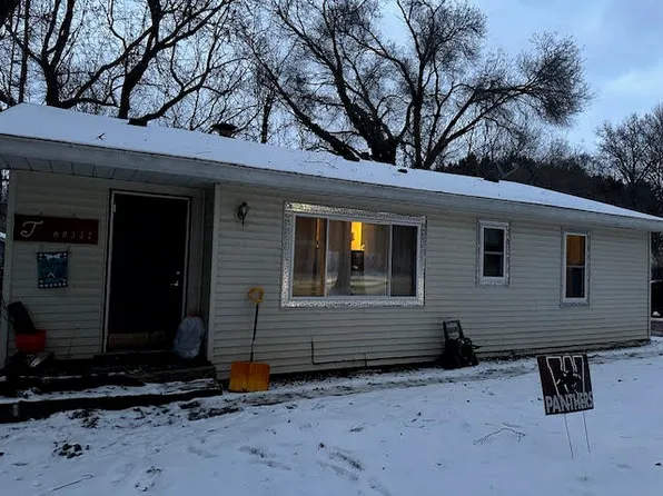 68332 Holiday Ct, Benton Harbor, MI 49022