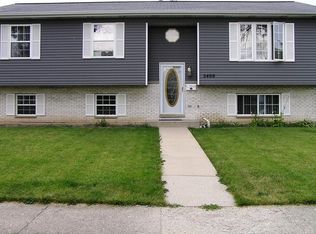 2408 Hebron Ave, Zion, IL 60099