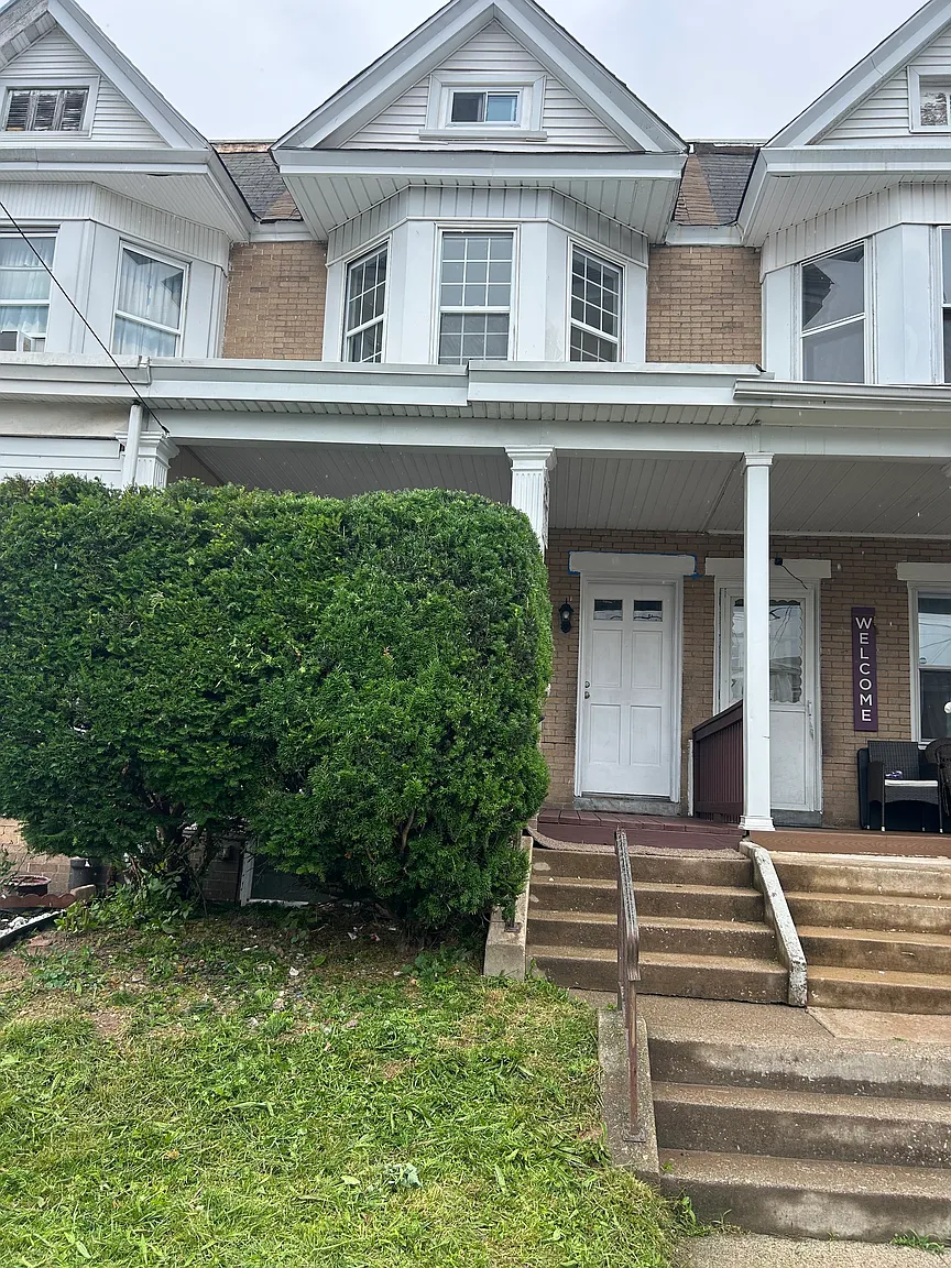 1029 W Lafayette St photo 1