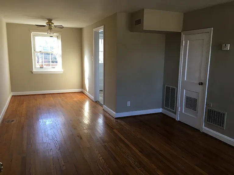 811 Elizabeth Ave #811 — Photo 3