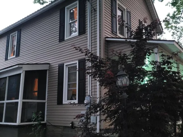 125 Whiterock Ave, Pleasant Gap, PA 16823