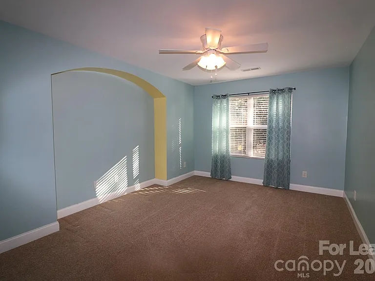2090 Shady Pond Dr — Photo 16