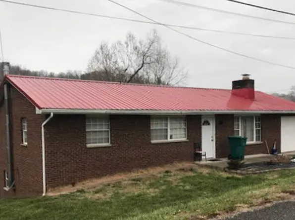 149 Pine Dr, Poca, WV 25159