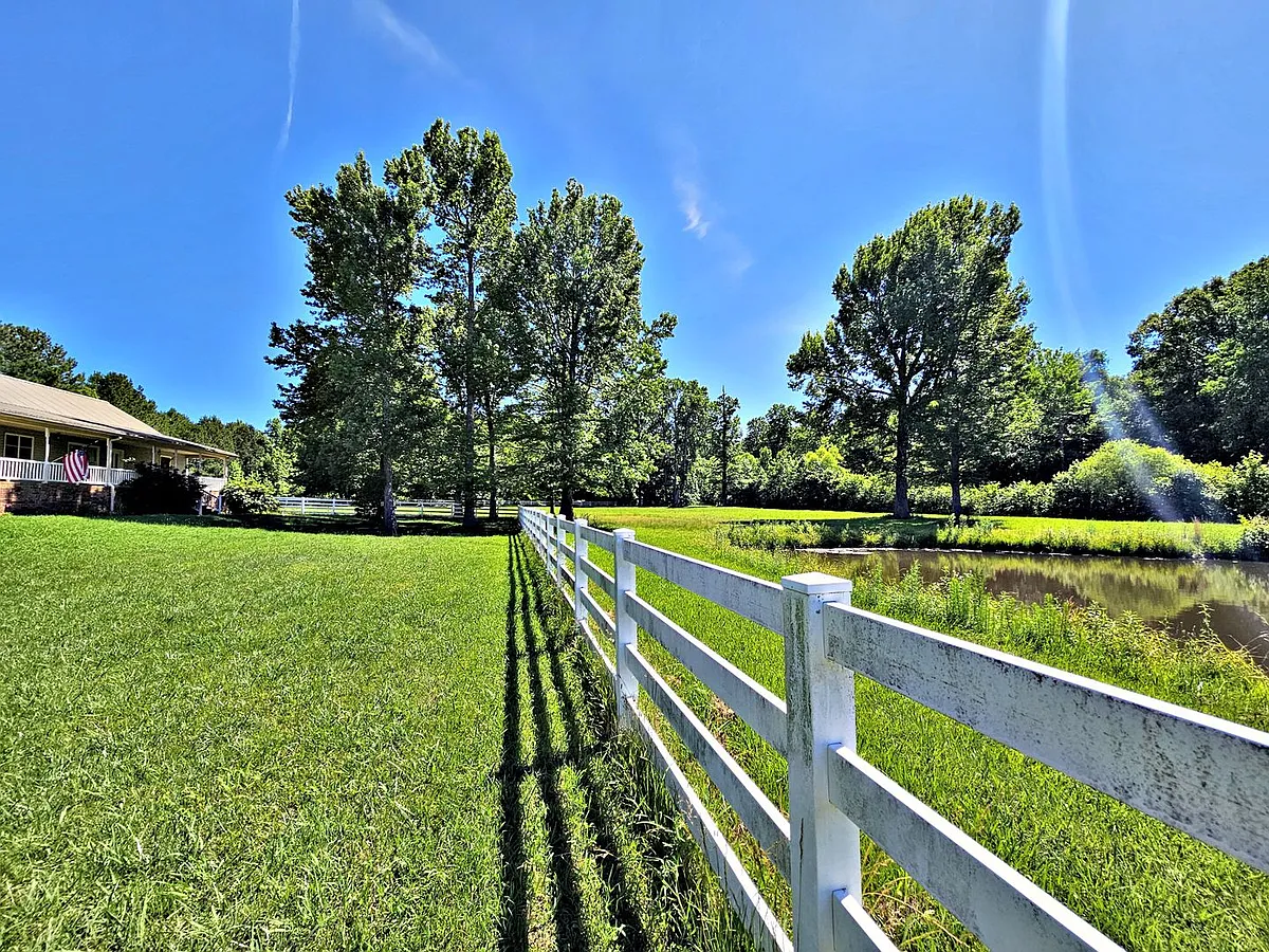 Building Photo - 3000 Old Railroad Bed Rd