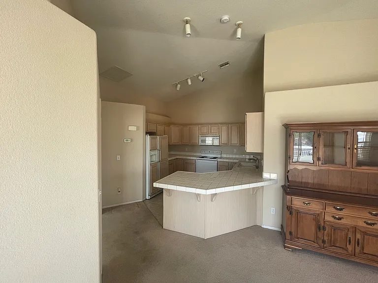 758 Mesa Springs Dr — Photo 7