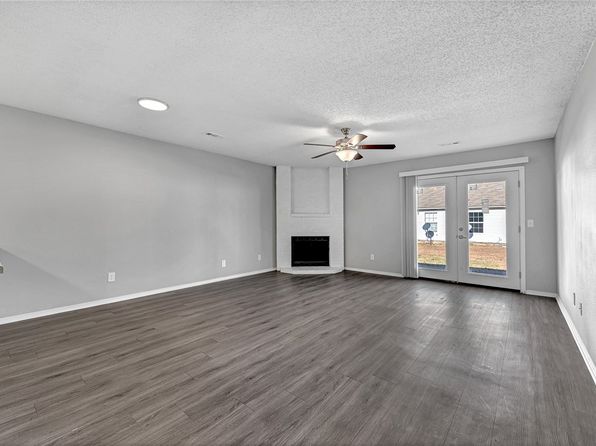 fayetteville-arkansas-448578802 picture